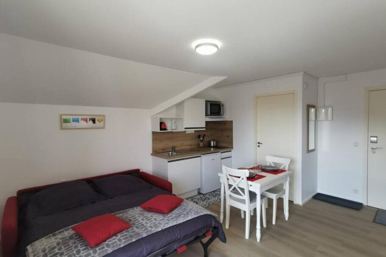 2 Pers Avec Acces Piscine Et Sauna * Les Déserts